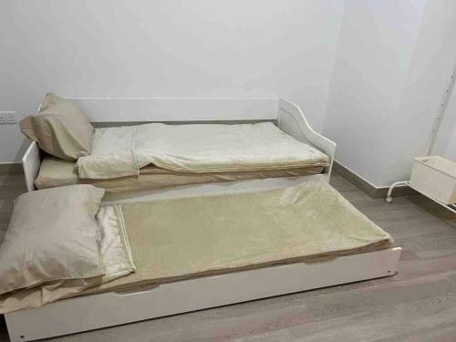 Postel nebo postele na pokoji v ubytování Spacious apartment in yas island