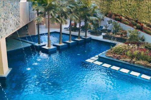 Home Away From Home: Vibrant & Urban Manila Haven