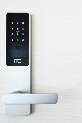 an apple ipod is attached to a wall at Mare Fuori B&B in Salerno