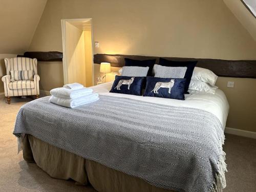 Postel nebo postele na pokoji v ubytování Perfectly Positioned Hambleden House