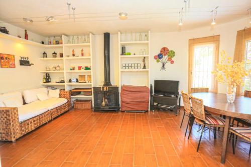 LITORAL COSTA DORADA - VILLA FALGUERA Only families