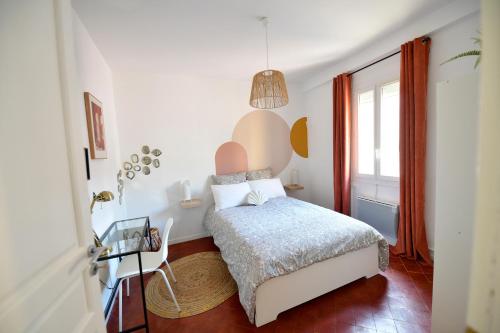 Krevet ili kreveti u jedinici u okviru objekta La Casa en Avignon - Proche Palais des papes, Intra-muros, Wifi -