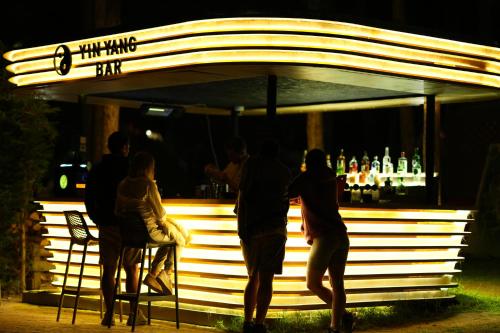 Επισκέπτες που μένουν στο LONGOSPHERE GLAMPING