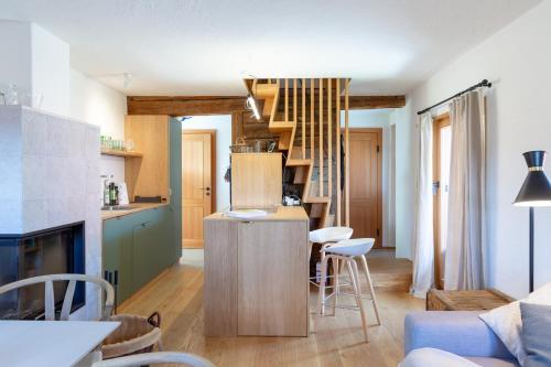 Una cocina o zona de cocina en dieKELLERSTÖCKL - Das Weinstöckl S24 mit Pool