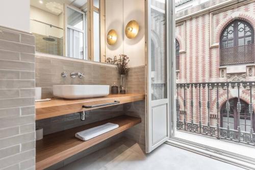 Contemporary loft in the historic city center by REMS photo 8