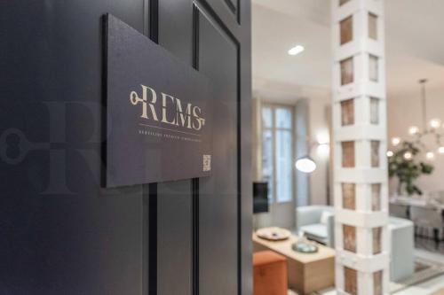 Contemporary loft in the historic city center by REMS photo 51