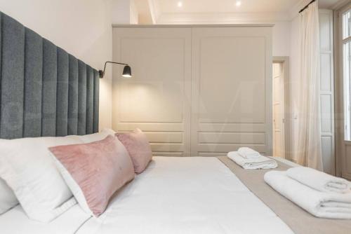 Contemporary loft in the historic city center by REMS photo 45