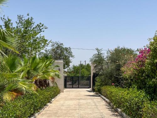 Splendid villa on the foot of the Atlas mountains