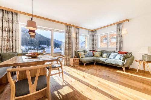 Arlberg Chaletsにあるシーティングエリア