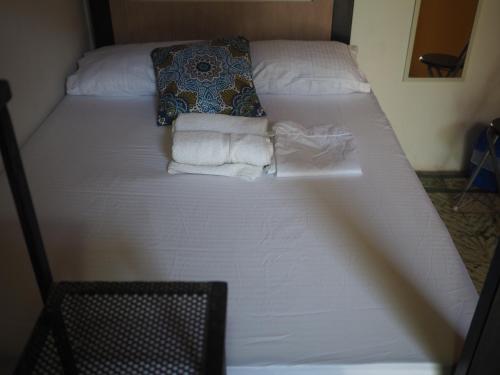 Postel nebo postele na pokoji v ubytování Baboon Hostel