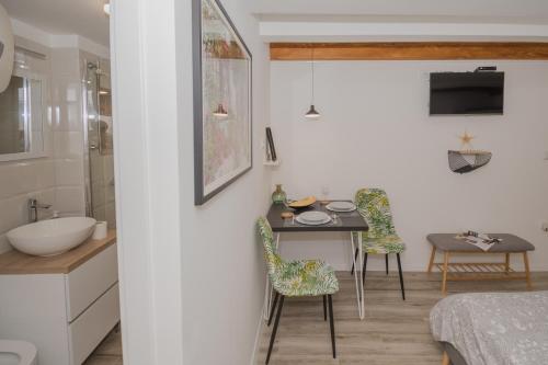 Postel nebo postele na pokoji v ubytování DeCoR Kut