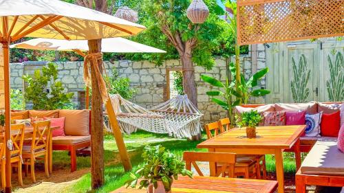Zahrada ubytování Banana Alaçatı Food & Stay - Adults Only