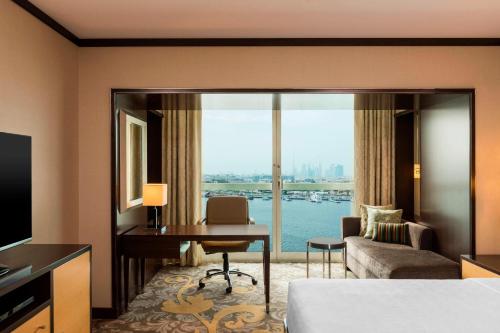 Et sittehjørne på Sheraton Dubai Creek Hotel & Towers