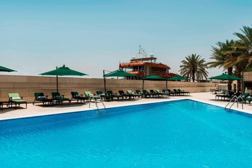 Sheraton Dubai Creek Hotel & Towers Image