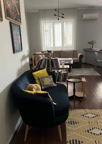 Alyas home in City Center