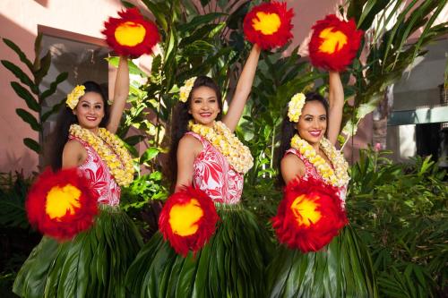 Επισκέπτες που μένουν στο The Royal Hawaiian, A Luxury Collection Resort, Waikiki