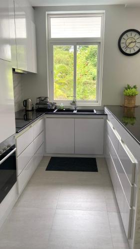 Dapur atau dapur kecil di Sean Sabai Luxury & Natural Private Pool Villa
