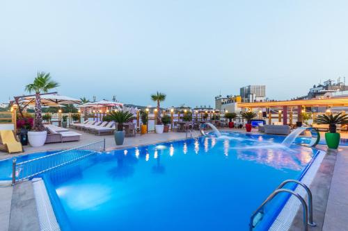 a pool on the rooftop of a hotel at Wyndham Istanbul Old City in Istanbul