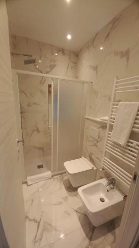 Bilik mandi di G&A - Apartment