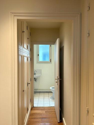 70 sqm apartment in 75008 Paris
