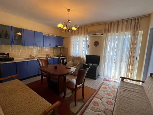 VISI 2 APARTMENT 2minutes walking from apartment to beach resevations only 2 nights and more - Imazhi 6