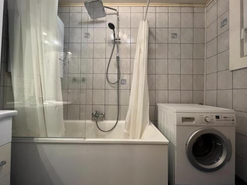 Kupatilo u objektu Studio Apartment, 3 min to U1 Reumannplatz