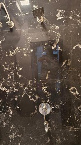 a black counter top with a skateboard on it at Hotel Fort View -The Heart of city in Jaisalmer
