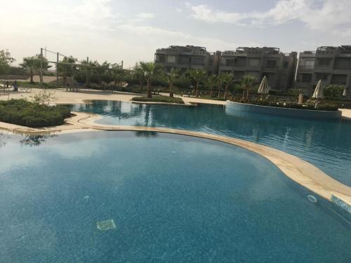 Πισίνα στο ή κοντά στο Spacious 6-BRs in El-Sokhna /Beach & pool access