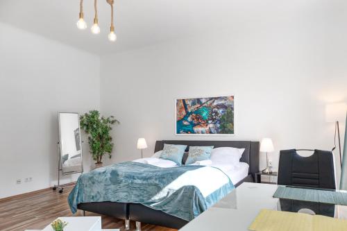 Postel nebo postele na pokoji v ubytování EasyStay 2BR Apt. connect with the whole City