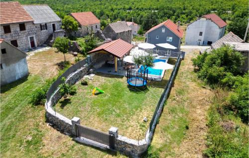 3 Bedroom Stunning Home In Tijarica