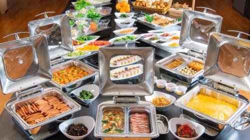 Makanan di atau berdekatan hotel