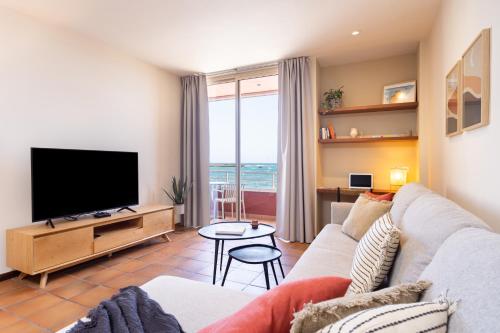 Spectacular Beachfront Loft-Style CASA CORINA II