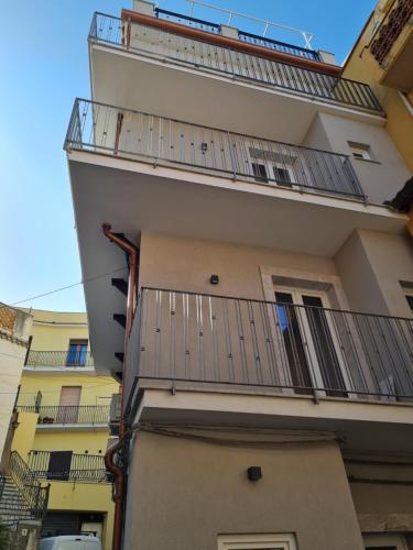 Balkón nebo terasa v ubytování EPONIMI ROOMs