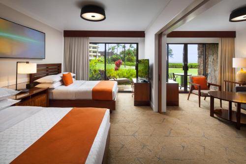 Postel nebo postele na pokoji v ubytování Sheraton Maui Resort & Spa