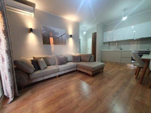 Una cocina o cocineta en Vlore Luxury Apartaments "FAEL"
