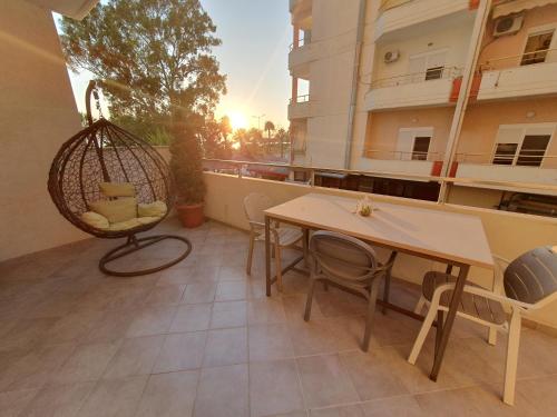 Un balcón o terraza en Vlore Luxury Apartaments "FAEL"