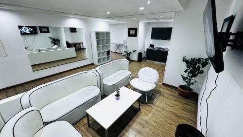 Μια τηλεόραση ή/και κέντρο ψυχαγωγίας στο The Joy Hostel