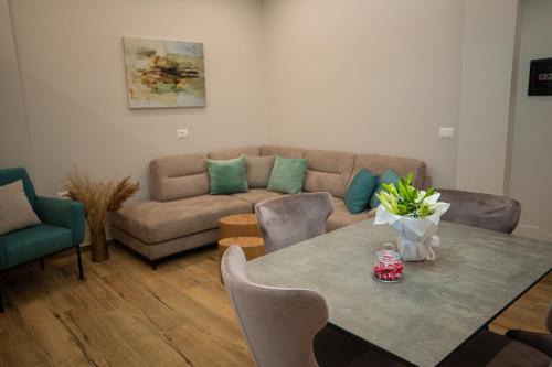 Un lugar para sentarse en Vlore Luxury Apartaments "FAEL"