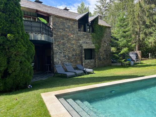 Бассейн в Hotel Xalet del Golf или поблизости