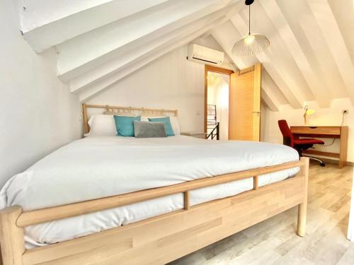 Puerta del Sol III - Duplex in the Center of Madrid