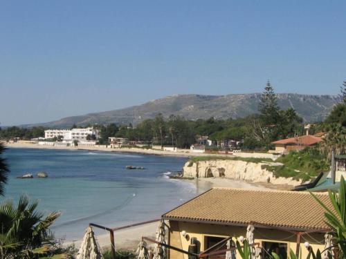 Neptune apartment in villa with swimming pool 20 meters from the sea