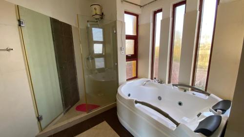 Ein Badezimmer in der Unterkunft Shanzu Seabreeze Apartments