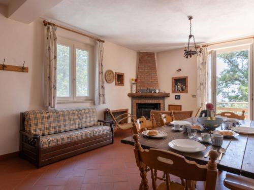 Khu vực ghế ngồi tại Villa Mareneve by Interhome