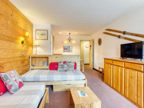 Apartment Chanteneige 301 by Interhome