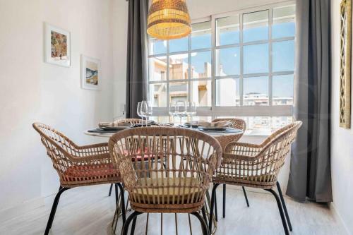 Spacious & authentic apartment by REMS