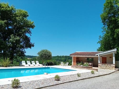 בריכת השחייה שנמצאת ב-Holiday Home La Fontarelle by Interhome או באזור