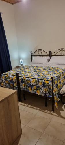 a pair of beds sitting in a room at Villa Rosetta - Casa Vacanze in Palmi