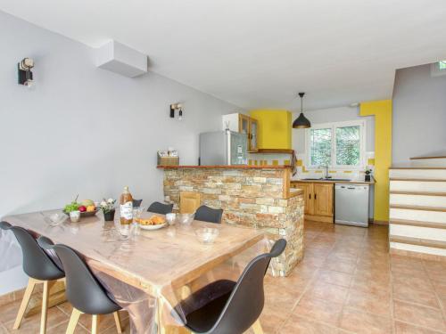 Η κουζίνα ή μικρή κουζίνα στο Holiday Home Tauroentum by Interhome
