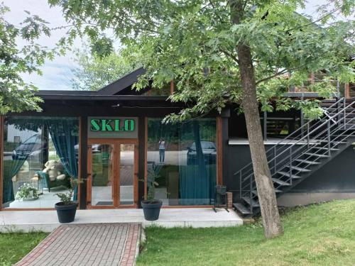 Budova, kde se hotel nachází