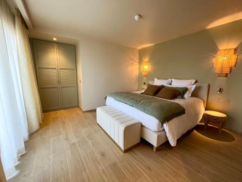 Hotel Riva Beachにあるベッド
